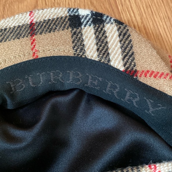 ❤️ Burberry Authentic Iconic Plaid Hat Cap Size Medium NWOT - Picture 3 of 9